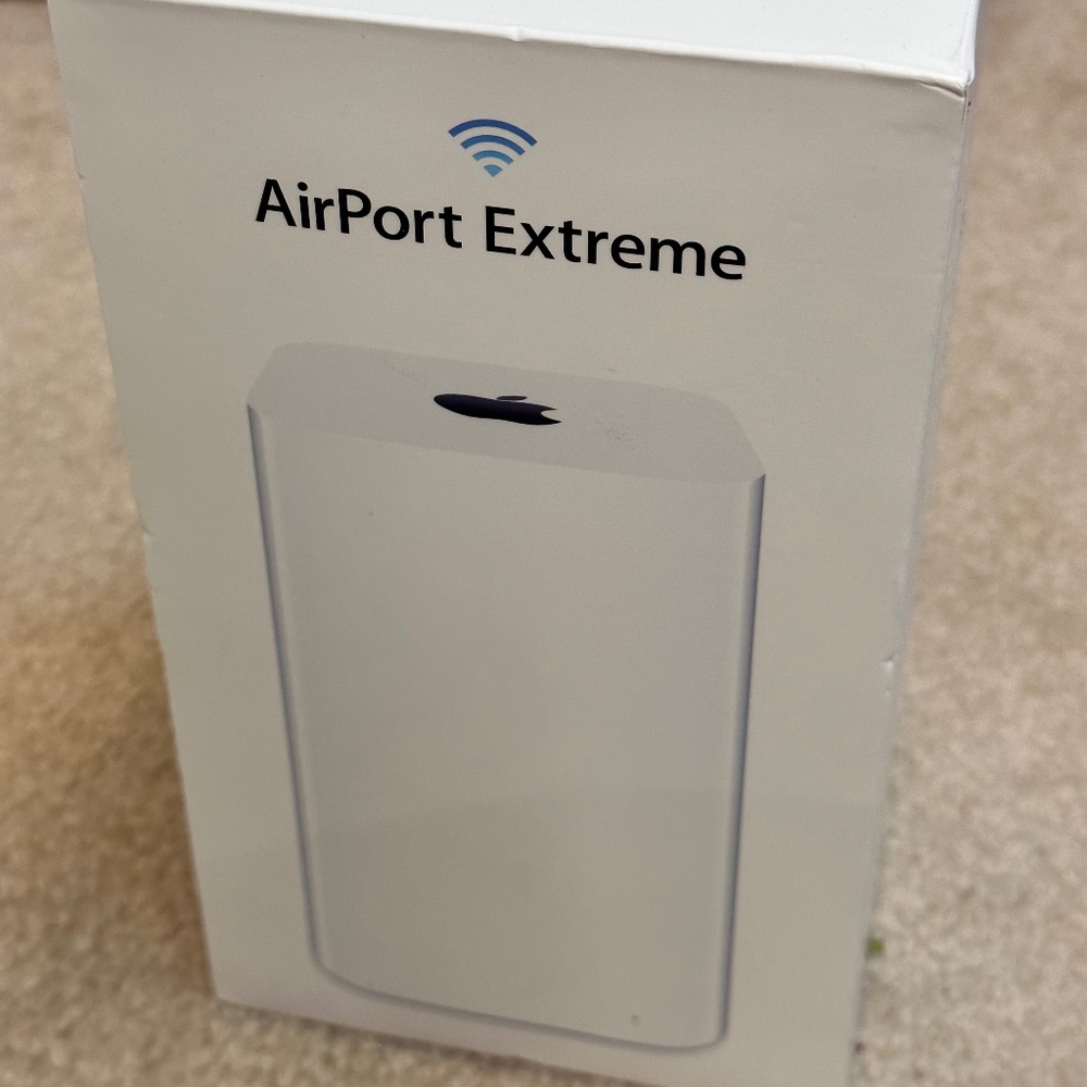 Apple Airport Extreme WiFi Base Station
